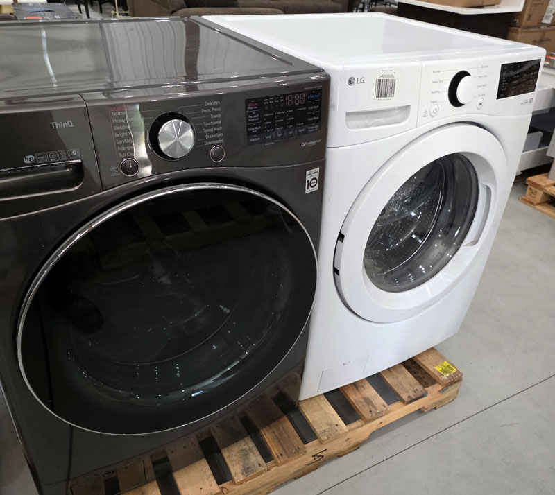 Washer-&-Dryer 2 washing machines on a pallet
